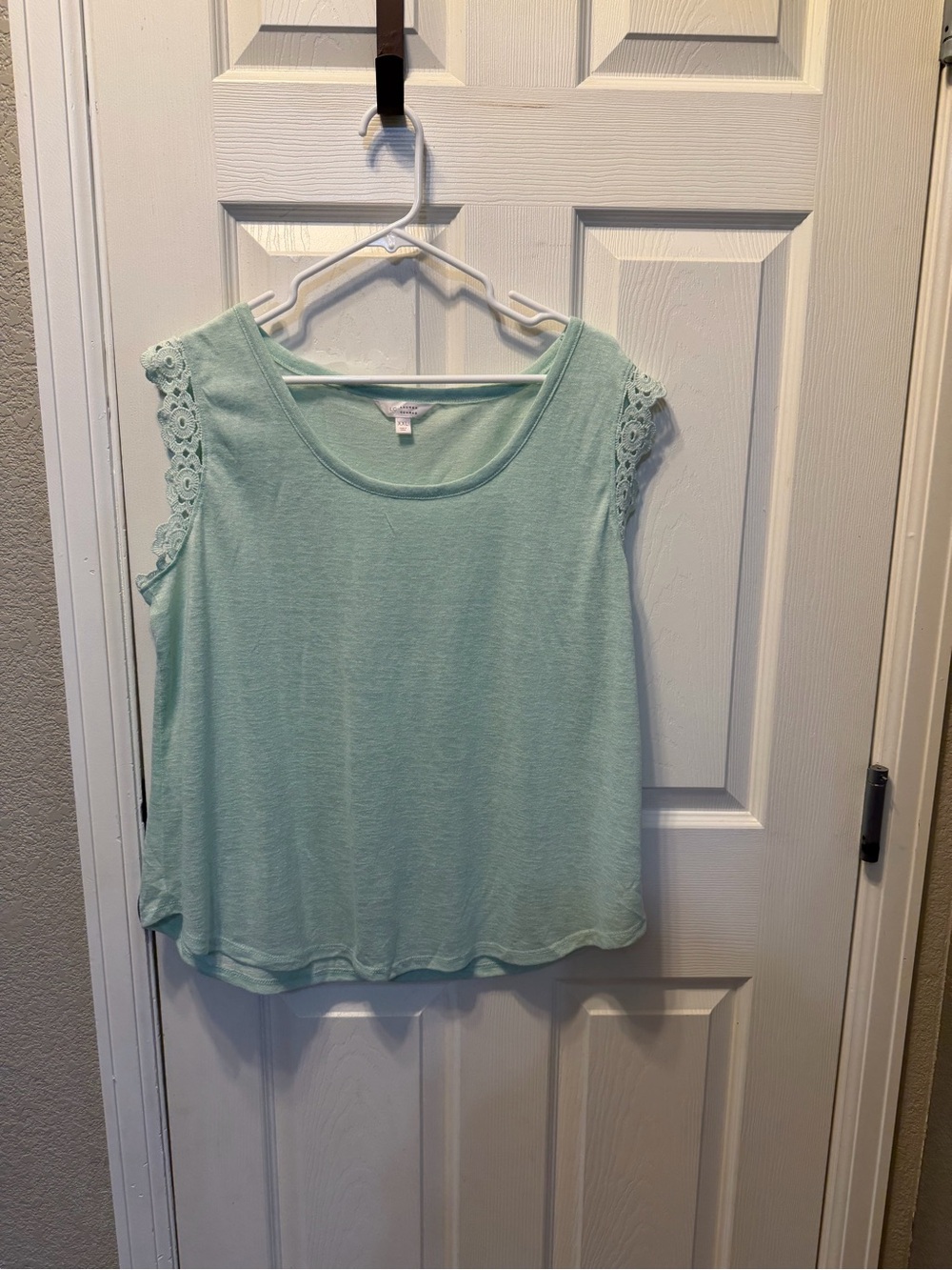 LC Lauren Conrad Mint Green Lace Cap-Sleeve Tank Top